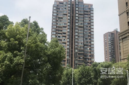 上海灘花園優(yōu)點 不足,上海灘花園怎么樣,上海灘花園周邊房產中介經紀人評價