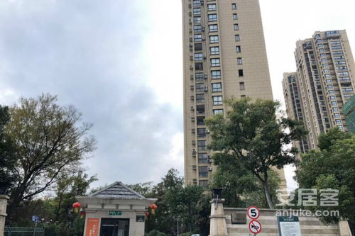 保利葉上海 三期公寓住宅 優(yōu)點 不足,保利葉上海 三期公寓住宅 怎么樣,保利葉上海 三期公寓住宅 周邊房產中介經紀人評價